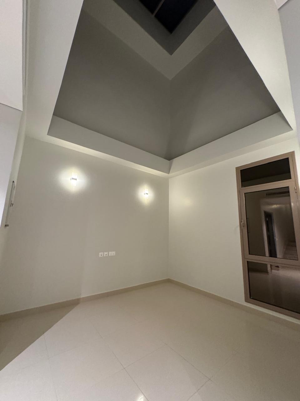 🏡 **3BD Luxurious Villa for Sale in Gated Compound**  